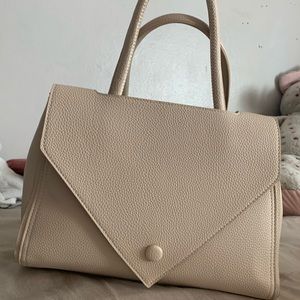 Beige bag !